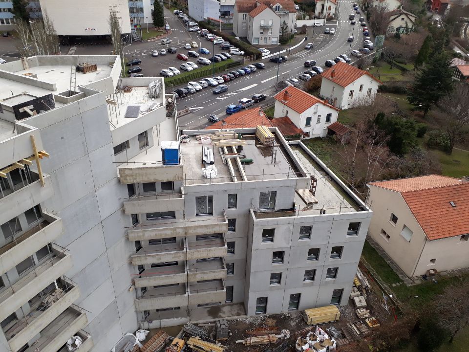 21-12-2018-Maconnerie-achevée-et-pose-des-menuiseries-extérieures-en-cours