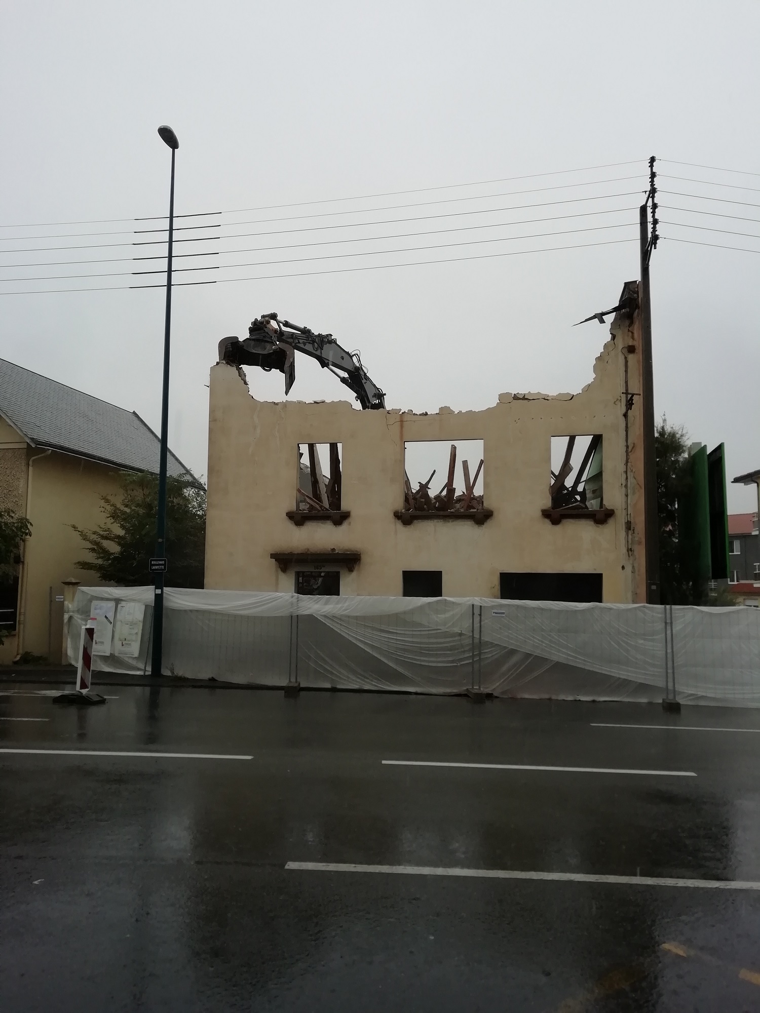 23-10-2019 - Démolition en cours 2