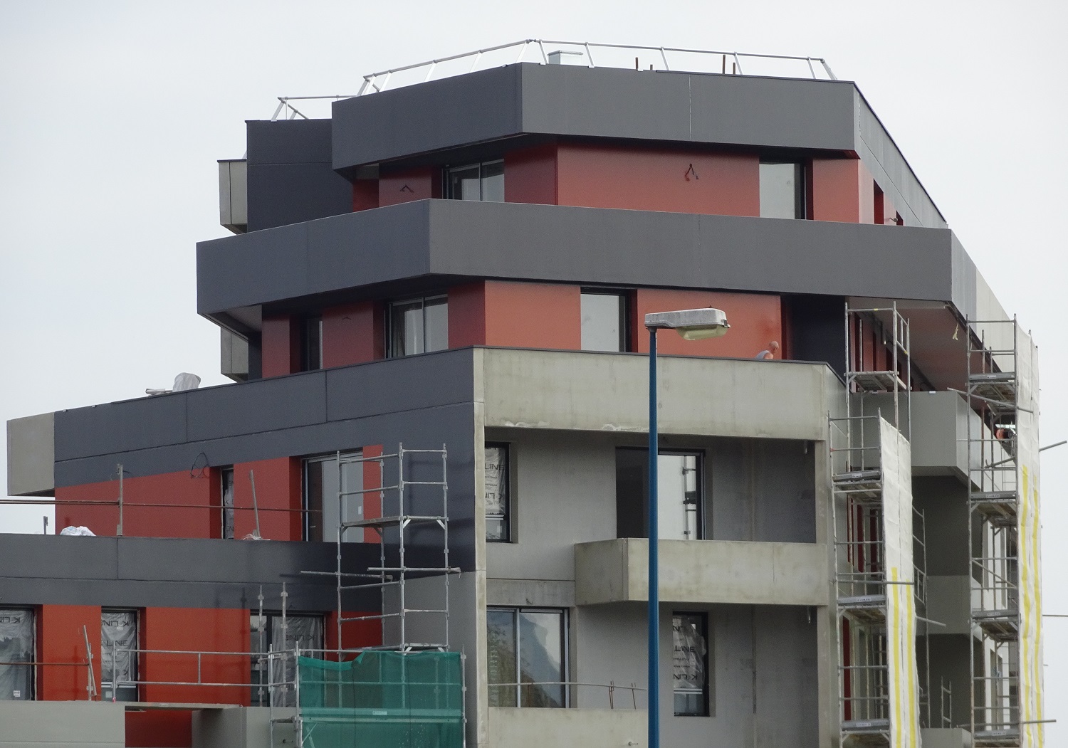 30-08-2019-Finitions-murs-extérieurs-en-cours-2