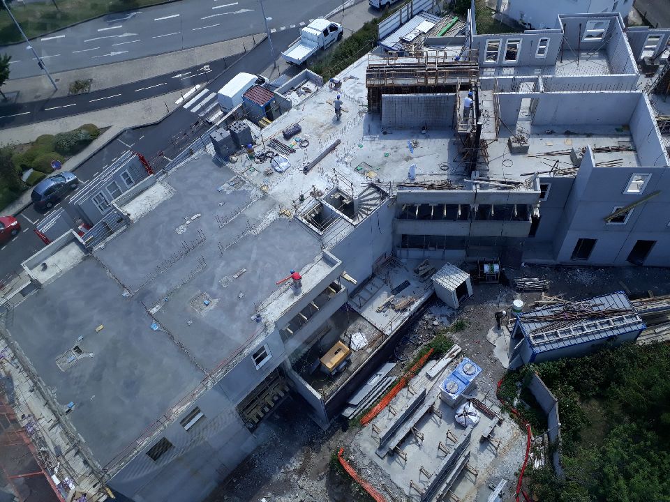 Terrasses-de-Gabriel-Dalle-du-2-eme-Etage-27-07-2018