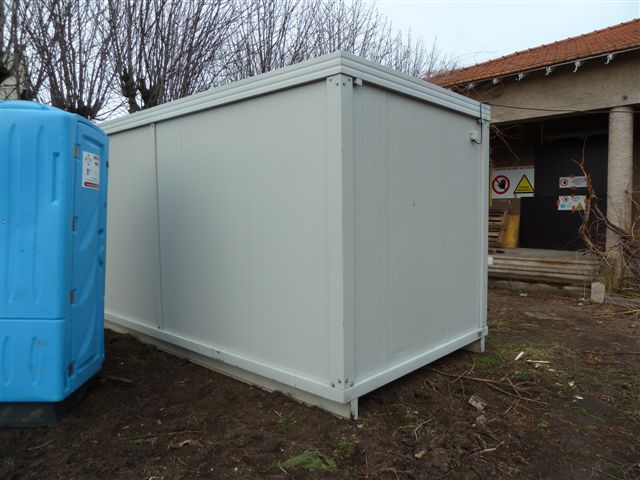 30/01/2013 - Désamiantage en cours du bâtiment existant