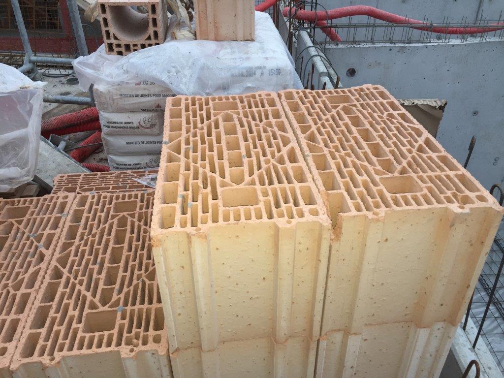 07/05/2015 - Briques des murs extérieurs