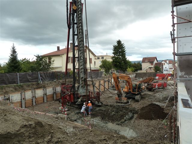 24/09/2012 - Fondations sur pieux forés de 20 mètres de profondeur en cours
