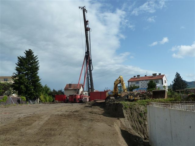 14/07/2012 - Machine à forer les pieux