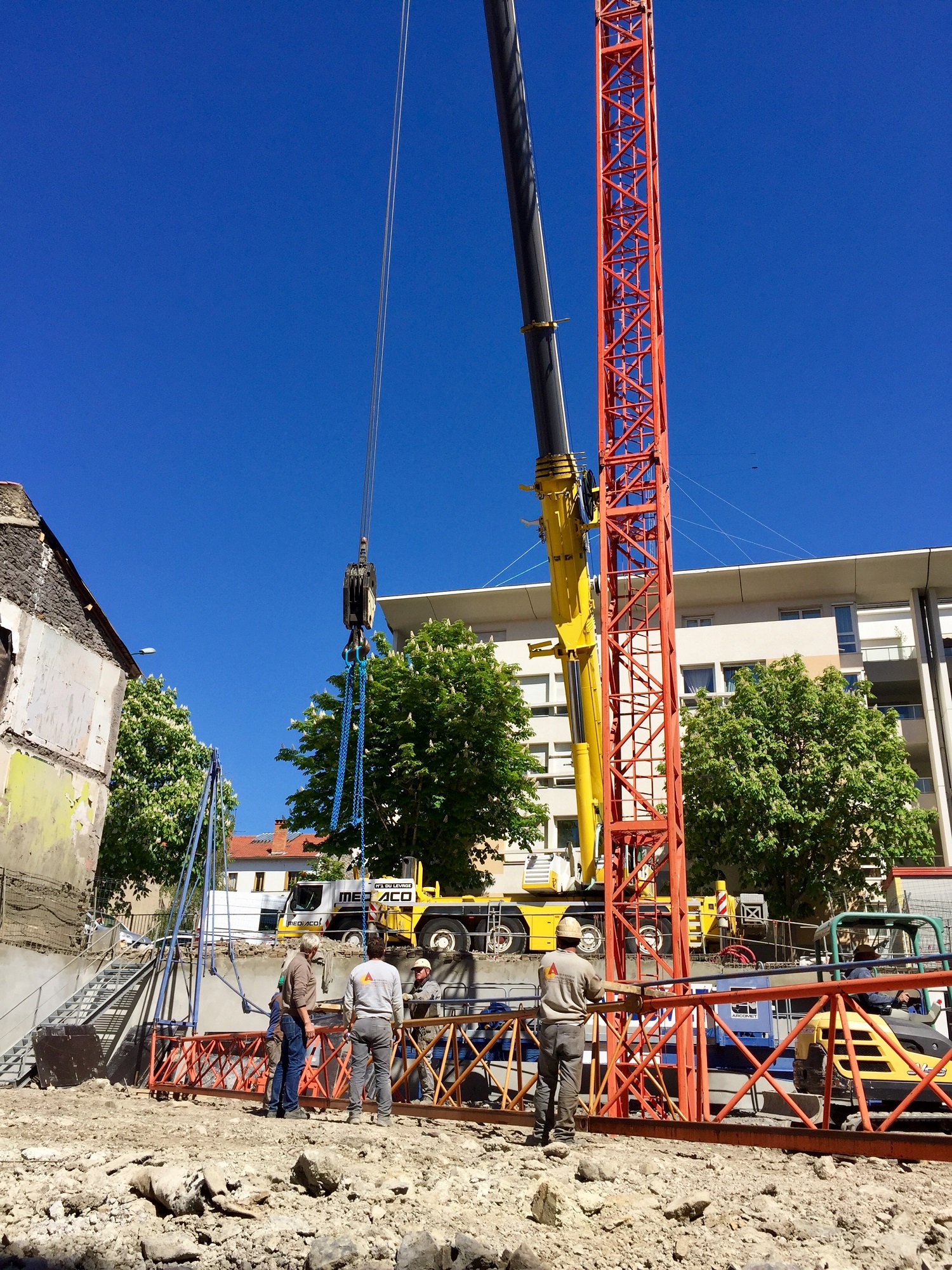 21-04-2017 - Montage grue en cours