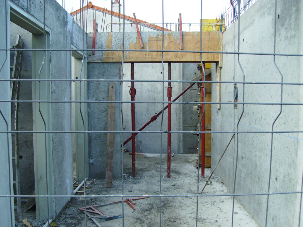 12/11/2007 - Coffrage poutres plancher du 1er étage