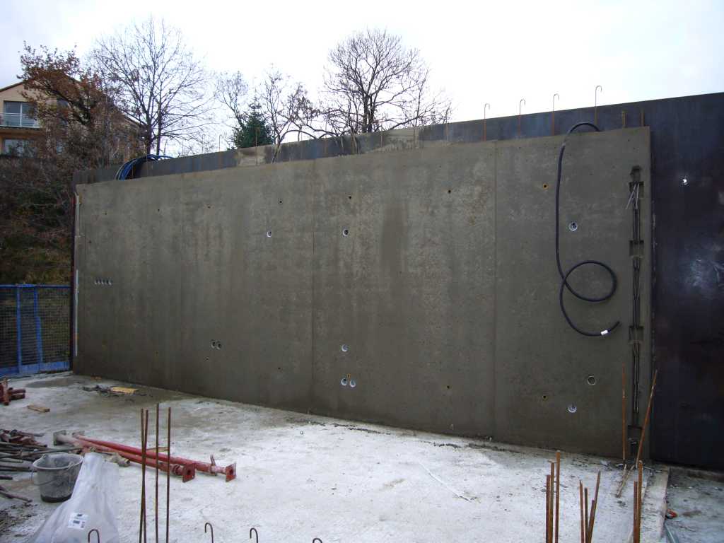 30/11/2007 - Mur 3eme étage après coulage du béton