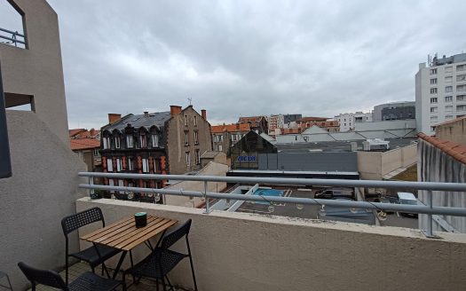 CLERMONT-FERRAND / Proximité Delille, duplex en dernier étage de 50 m2 avec balcon et garage fermé