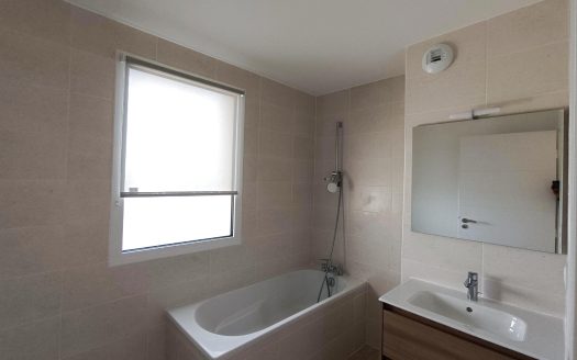 CLERMONT-FD SUD –  T3 neuf traversant EST / OUEST en étage élevé, avec balcon et garage fermé