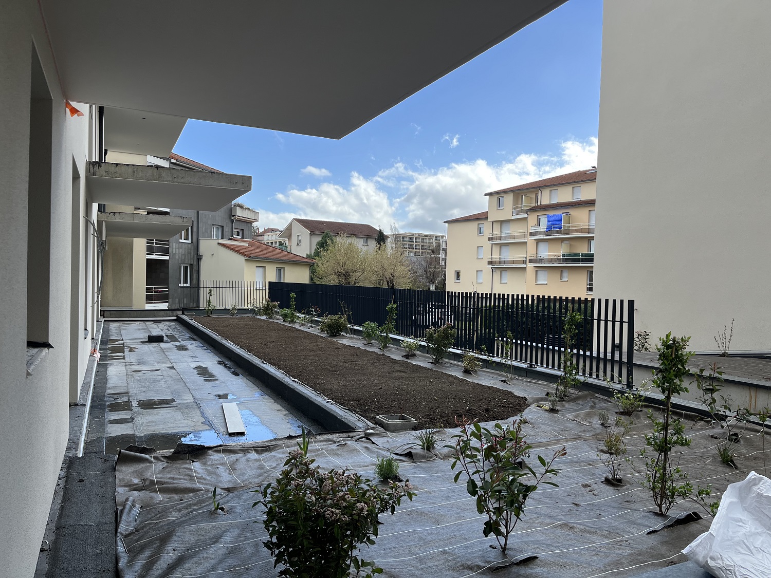 31-03-2023 Aménagements extérieurs en cours