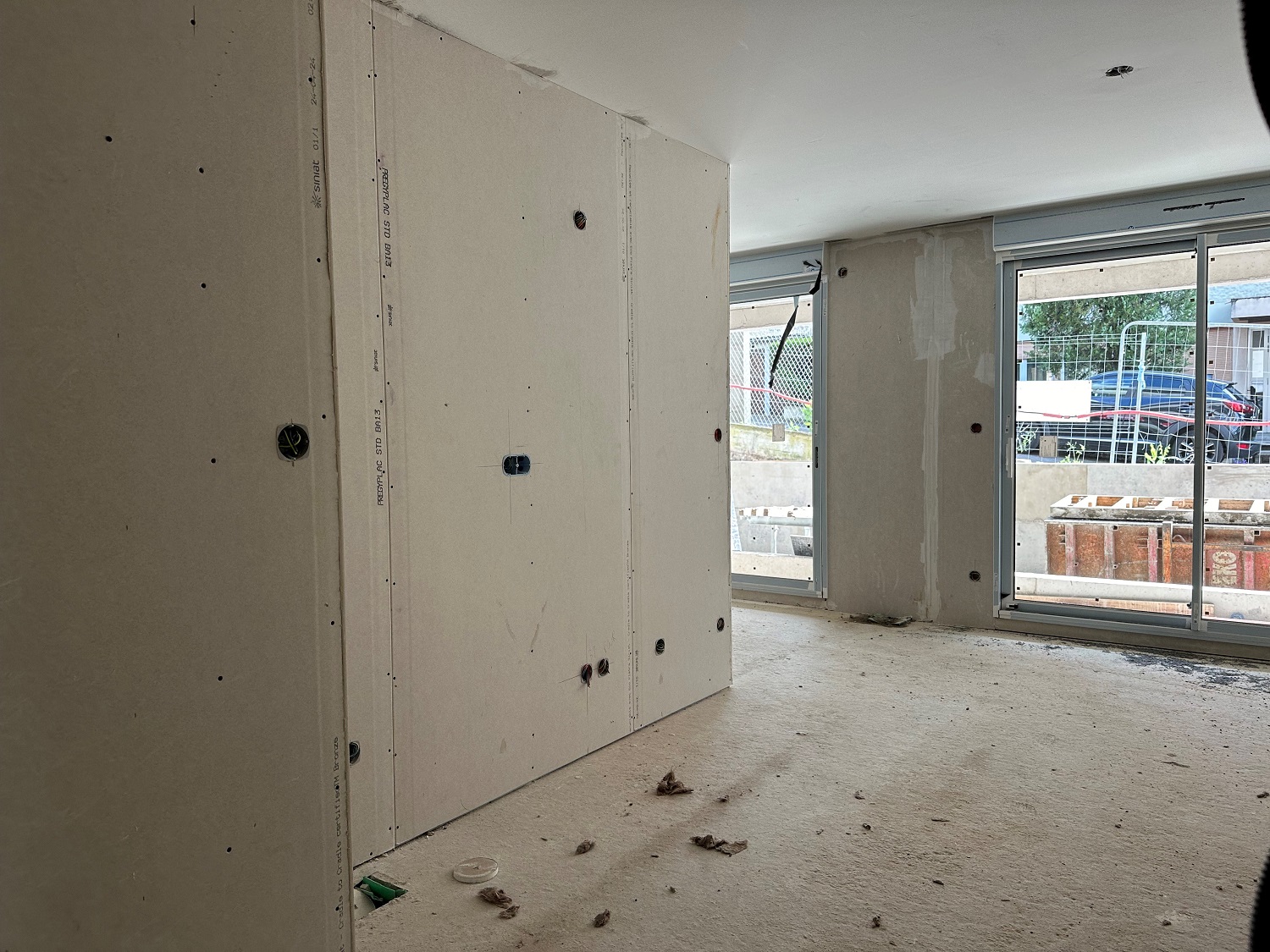 29-05-2024 Plâtrerie en cours - Bâtiment C